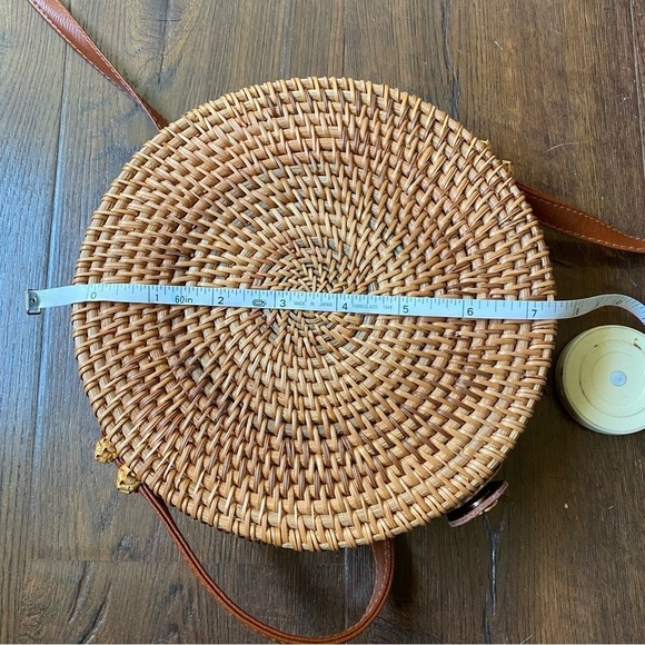 World Market Boho Chic Round Woven Wicker Tan Crossbody Bag adjustable strap - Picture 10 of 10